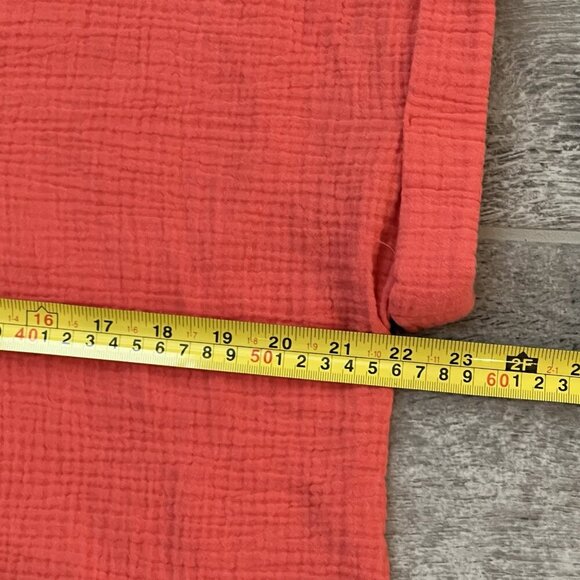 Isabel Maternity Women's Short Sleeve V Neck Gauze Top Size Large Coral Roll Tab - Picture 5 of 6